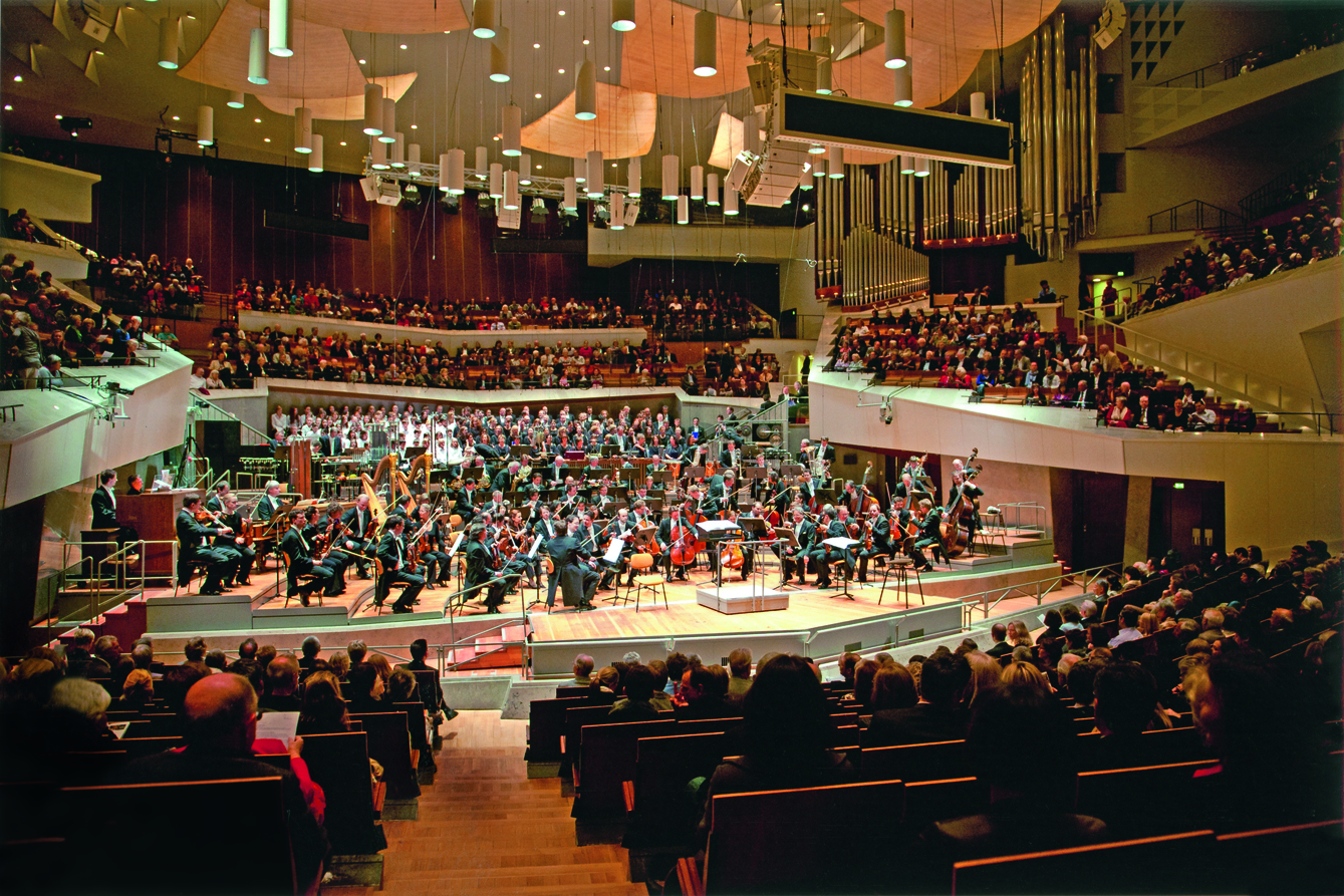 Uraufführung der Komposition Weltethos in der Berliner Philharmonie © Stephan Schlensog